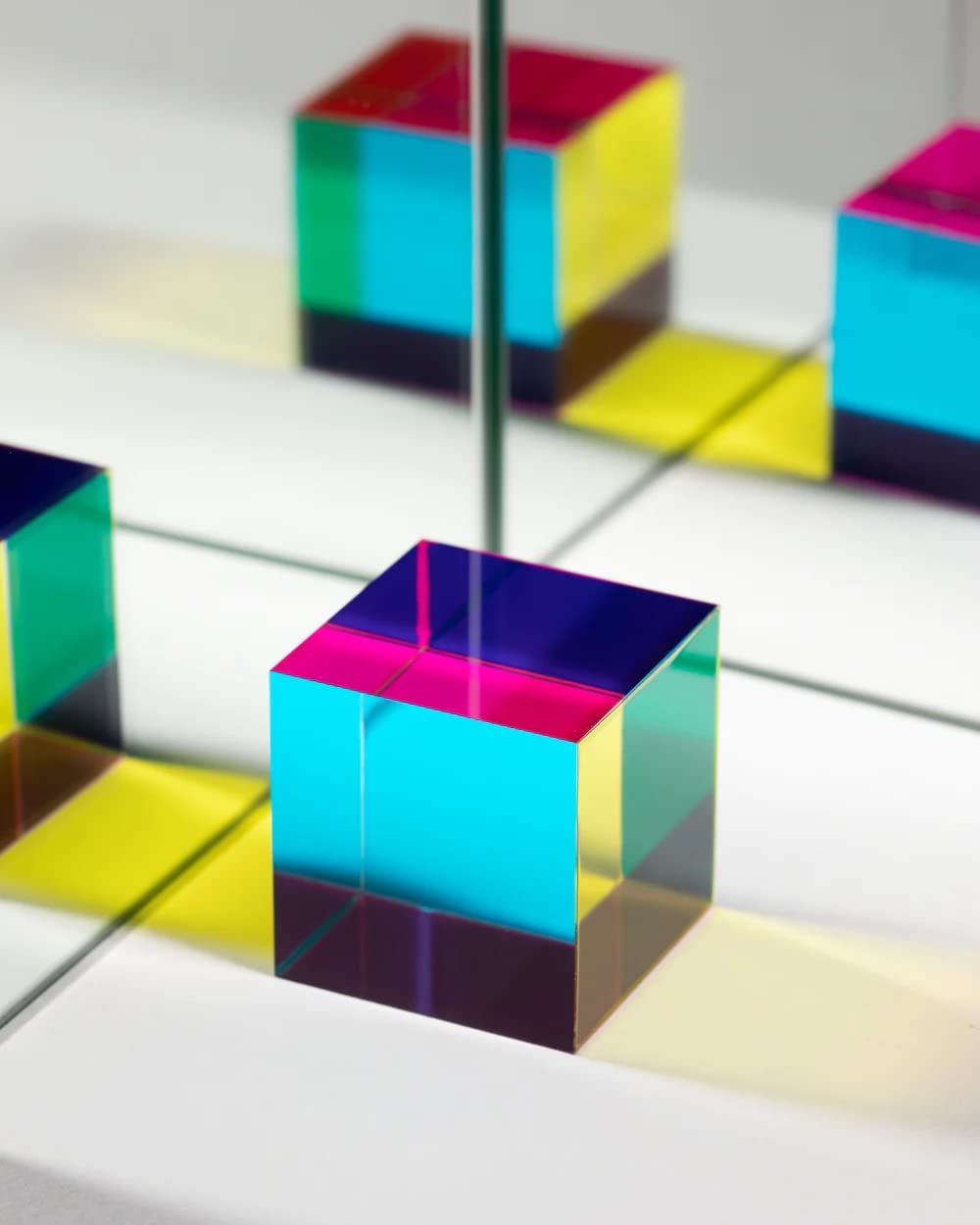 Classy Row Color Mixing Cube with Display Stand – 2 Inch (50mm)